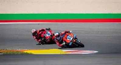 最后一圈绝杀！张雪机车拿下本赛季 WSBK 第三冠
