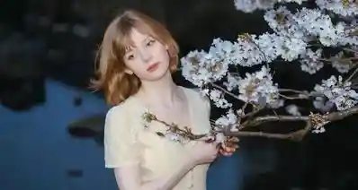 《生化危机4重制版》碍事梨脸模Ella Freya写真集