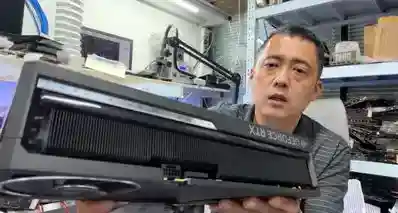 两天内7张RTX 5090/4090烧接口，张哥道：不是电源差，是功耗太狠